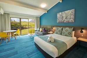 Motel Studio | In-room safe, iron/ironing board, free cribs/infant beds, free WiFi