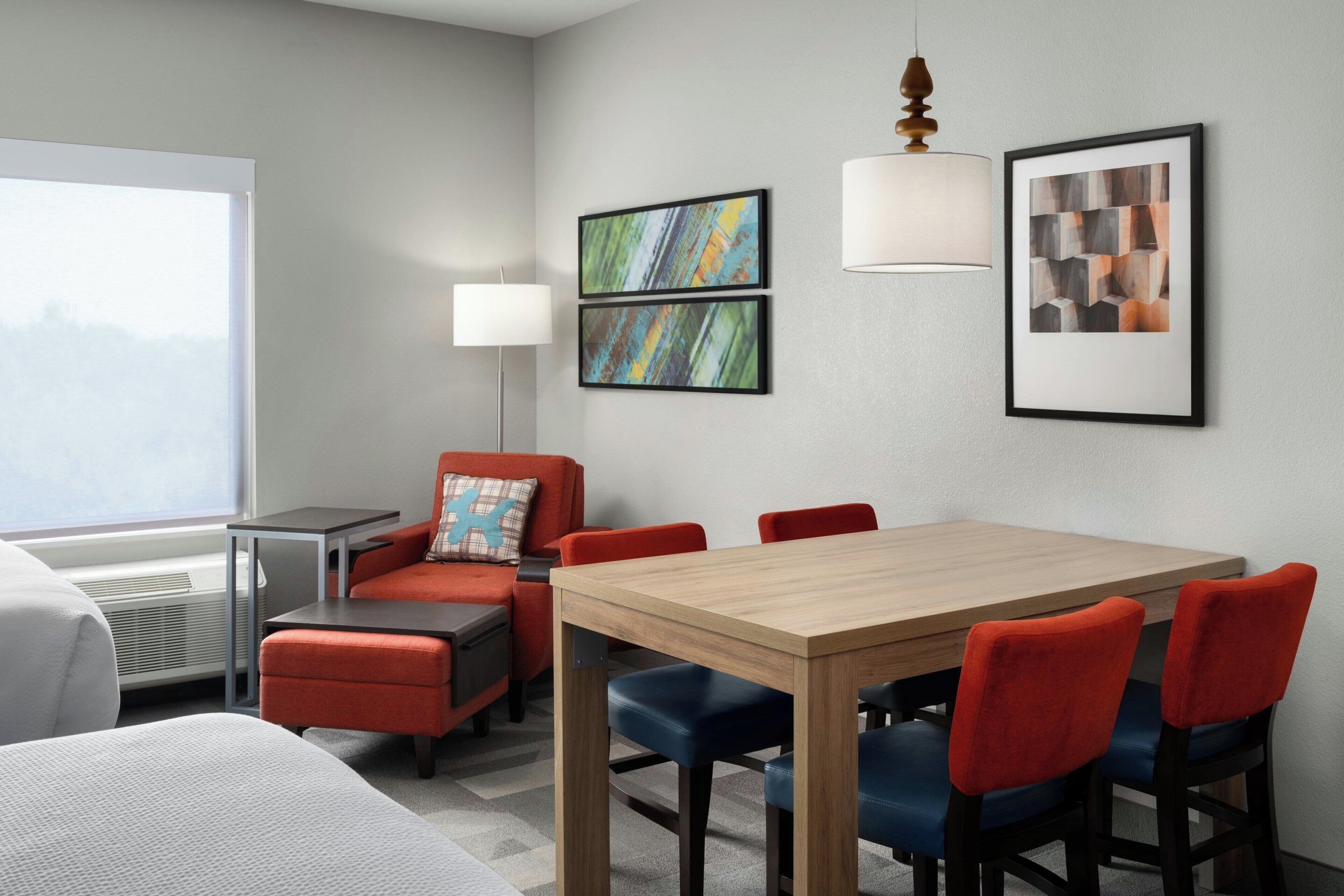 1 間臥室、書桌、筆電工作空間、遮光布/窗簾