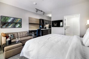 開放式客房, 1 張特大雙人床和 1 張沙發床 | 1 間臥室、書桌、筆電工作空間、遮光布/窗簾