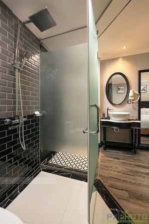 Shower, rainfall showerhead, designer toiletries, hair dryer