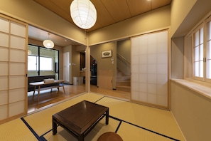Villa | 3 bedrooms, iron/ironing board, free WiFi