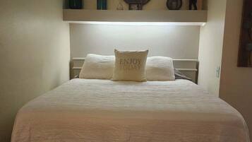 1 bedroom, free WiFi, bed sheets