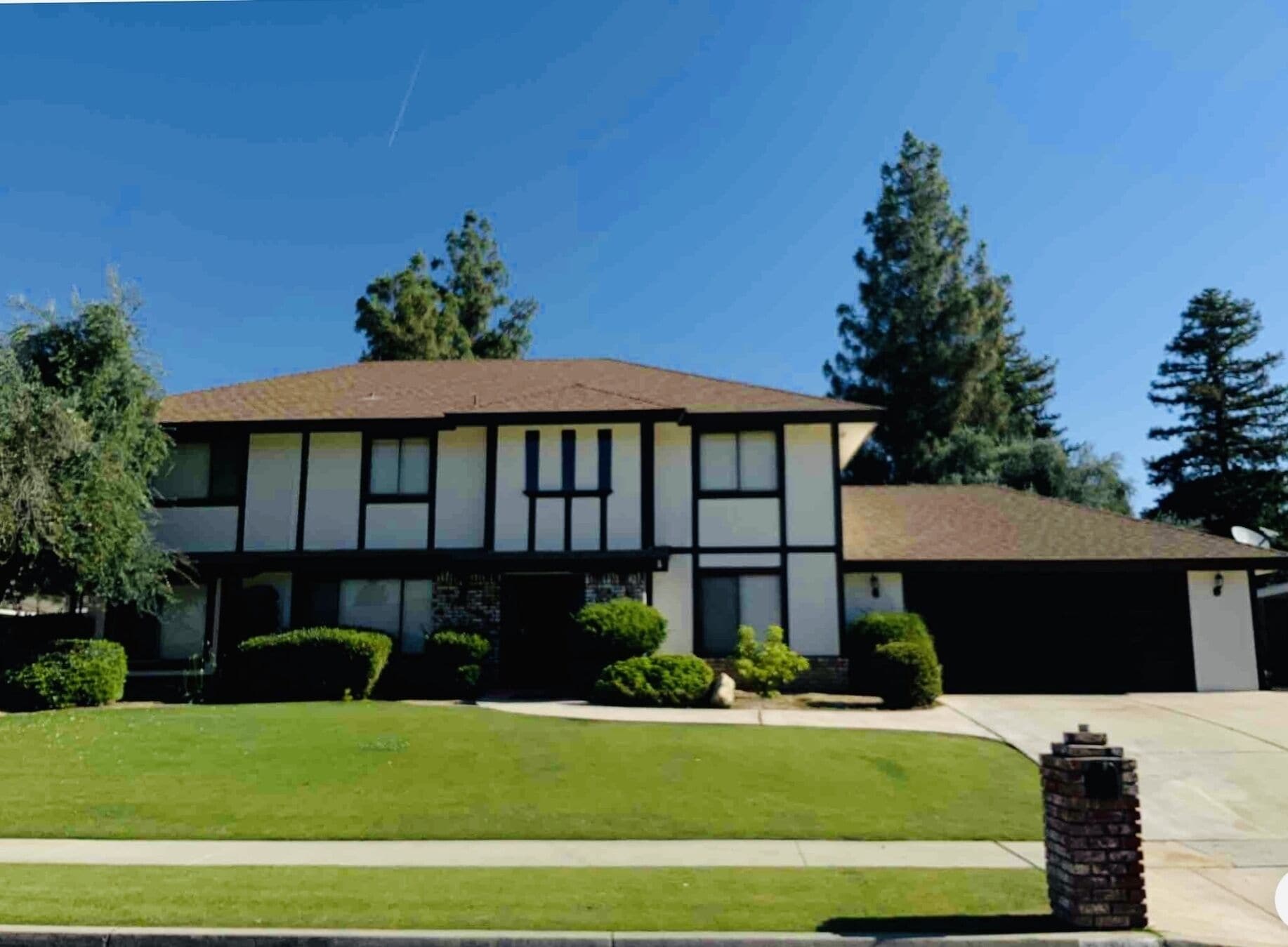 4 BED/3BATH huge custom POOL HOME in Fabulous neighborhood!Pool table/fireplace!