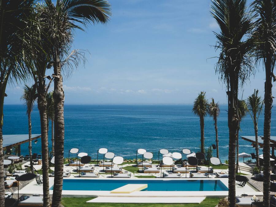 Outdoor pool, pool loungers