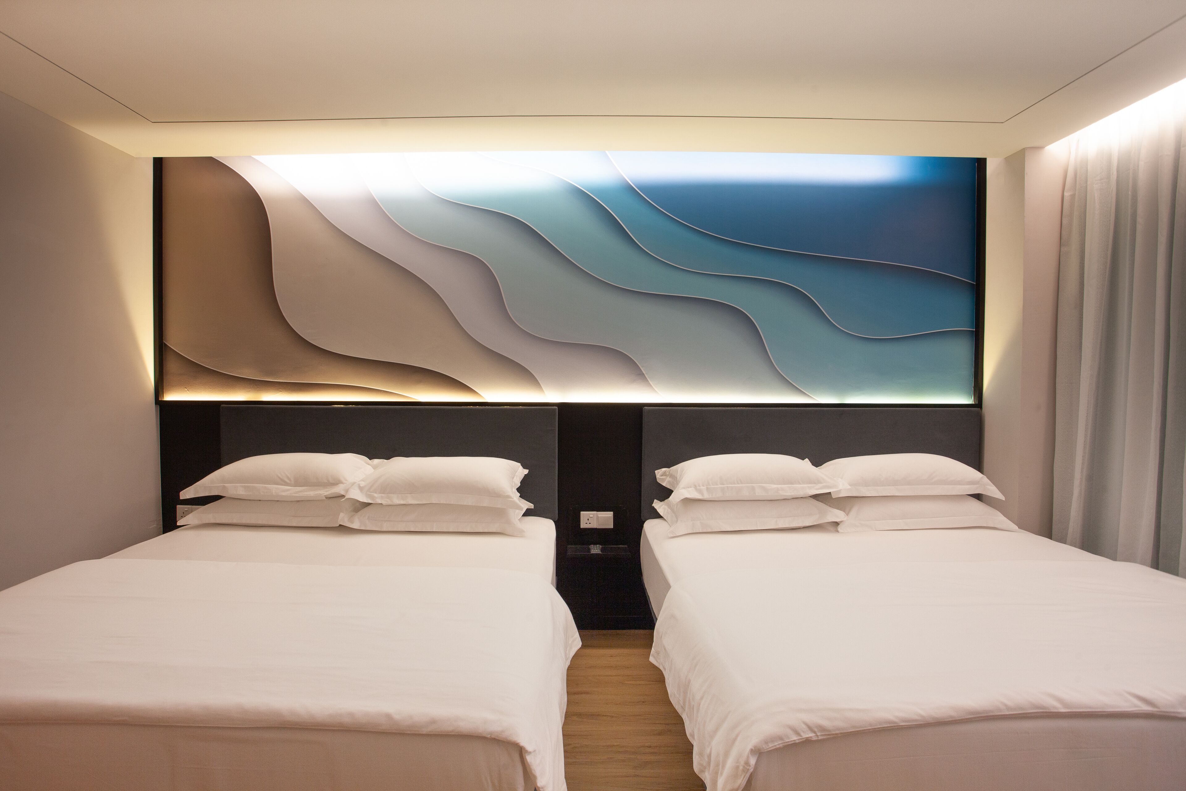 executive family | desk, iron/ironing board, free wifi, bed sheets