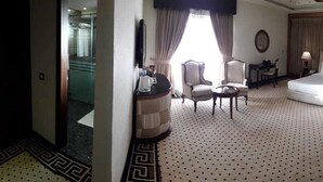 Deluxe Room | Peti besi dalam bilik, Wi-fi percuma, cadar katil 