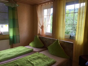 Căn hộ tiện nghi đơn giản (1 OG) | Truy cập Internet không dây miễn phí, bộ trải giường 