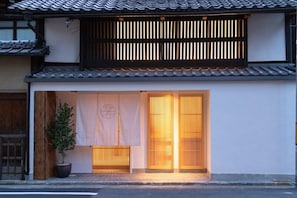 Exterior detail - Auberge Azabu (Kyoto)