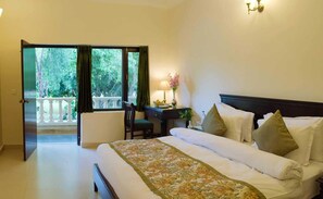 Deluxe-Zimmer, Gartenblick (With Sit-Out) | 1 Schlafzimmer, individuell dekoriert, individuell eingerichtet