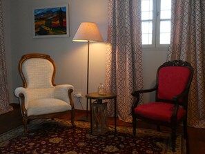Doppelzimmer (Mireille) | Individuell dekoriert, individuell eingerichtet, schallisolierte Zimmer
