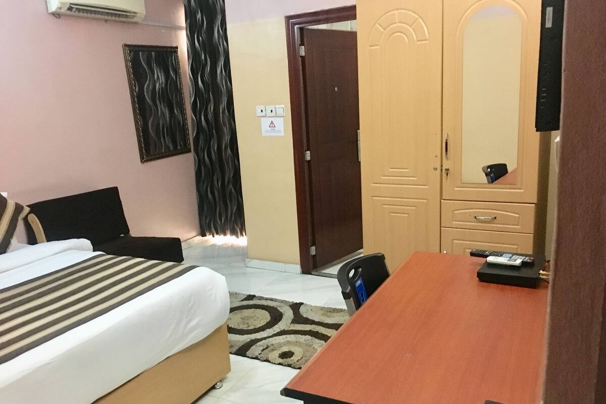 Minibar, in-room safe, free WiFi, bed sheets
