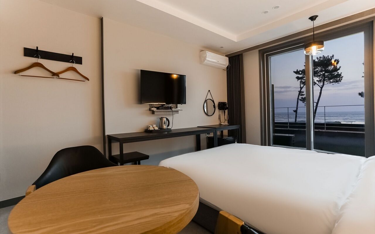 terrace ocean double | free wifi, bed sheets