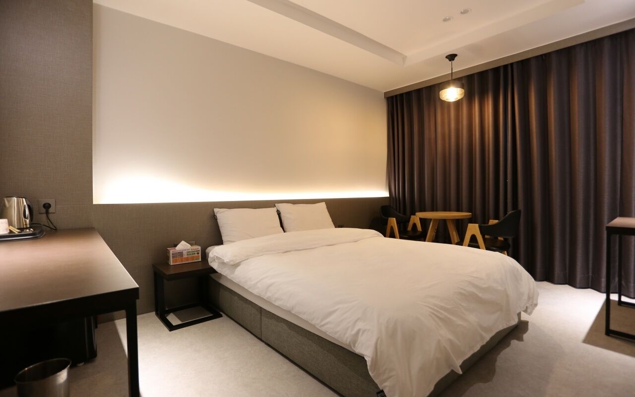 lake double | free wifi, bed sheets