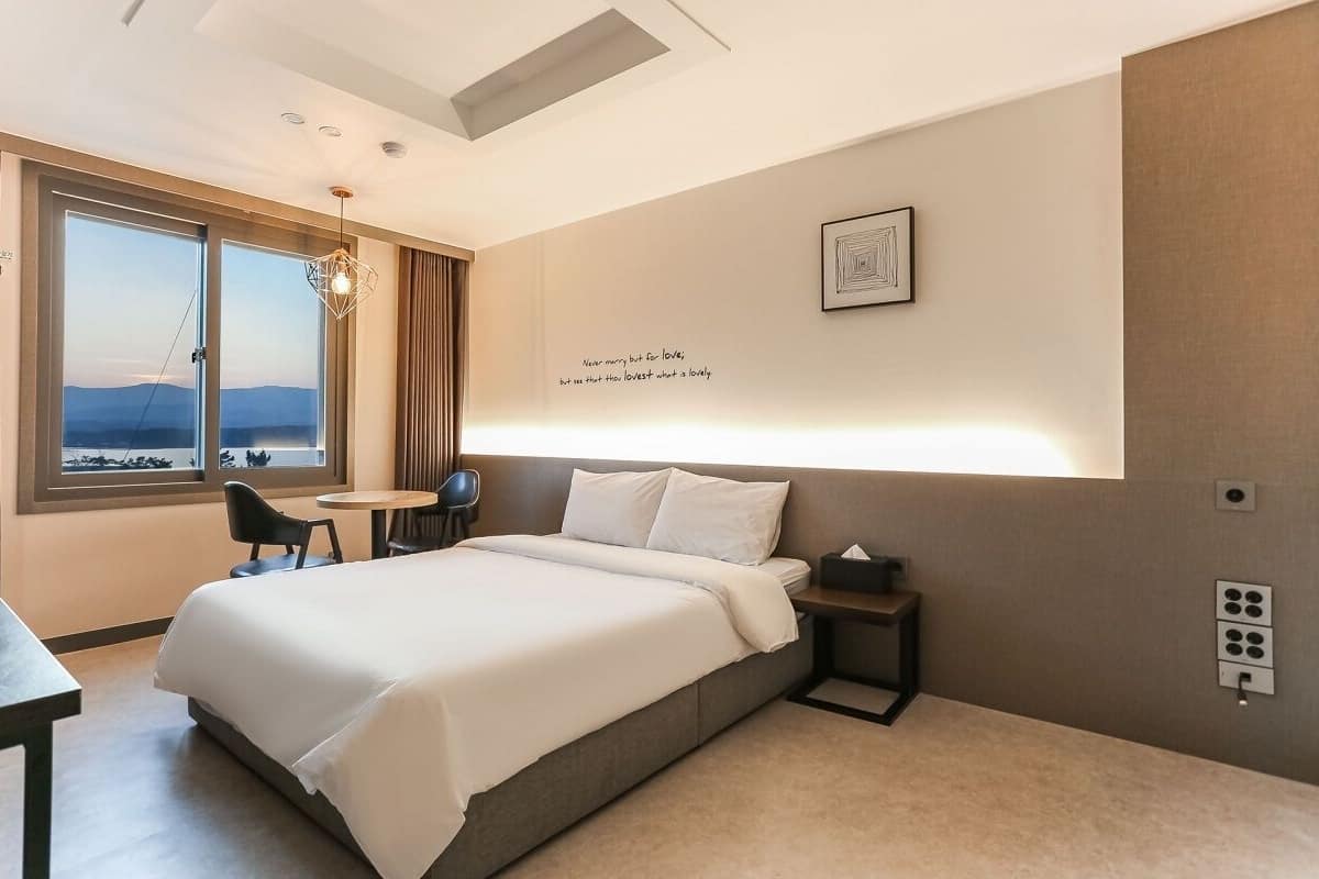 Lake Double | Free WiFi, bed sheets