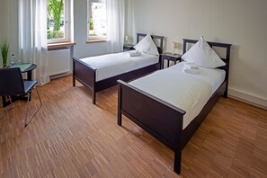 Sistema de insonorización, cunas y camas plegables/adicionales 