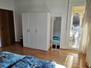 3 Schlafzimmer, Schreibtisch, kostenloses WLAN, Bettwäsche