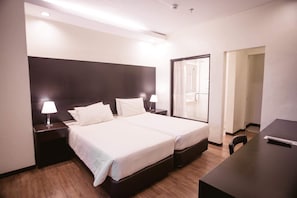 Pina Suite | In-room safe, desk, blackout drapes, soundproofing - Piña Suites (Ormoc)