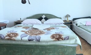 Kamar Triple | Kedap suara, setrika/meja setrika, Wi-Fi gratis, dan seprai linen