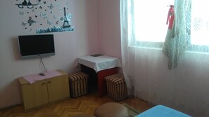 Classic Double or Twin Room | Soundproofing, iron/ironing board, free WiFi, bed sheets - Apartments & Hostel Zdrava Hrana (Mostar)