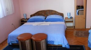 Classic Double or Twin Room | Soundproofing, iron/ironing board, free WiFi, bed sheets - Apartments & Hostel Zdrava Hrana (Mostar)