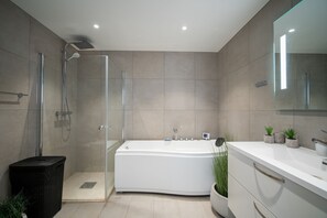 Bathroom - Nordic Host - The Arctic Horizon (Tromsø)