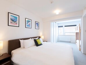 Sistema de insonorización y tabla de planchar con plancha