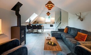 Télévision, cheminée