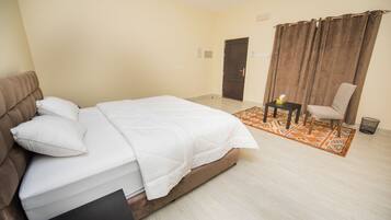 Deluxe Twin Room | Laptop workspace