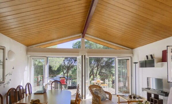 Interior - Fantastic Villa next to the San Juan Swamp (San Martín de Valdeiglesias)