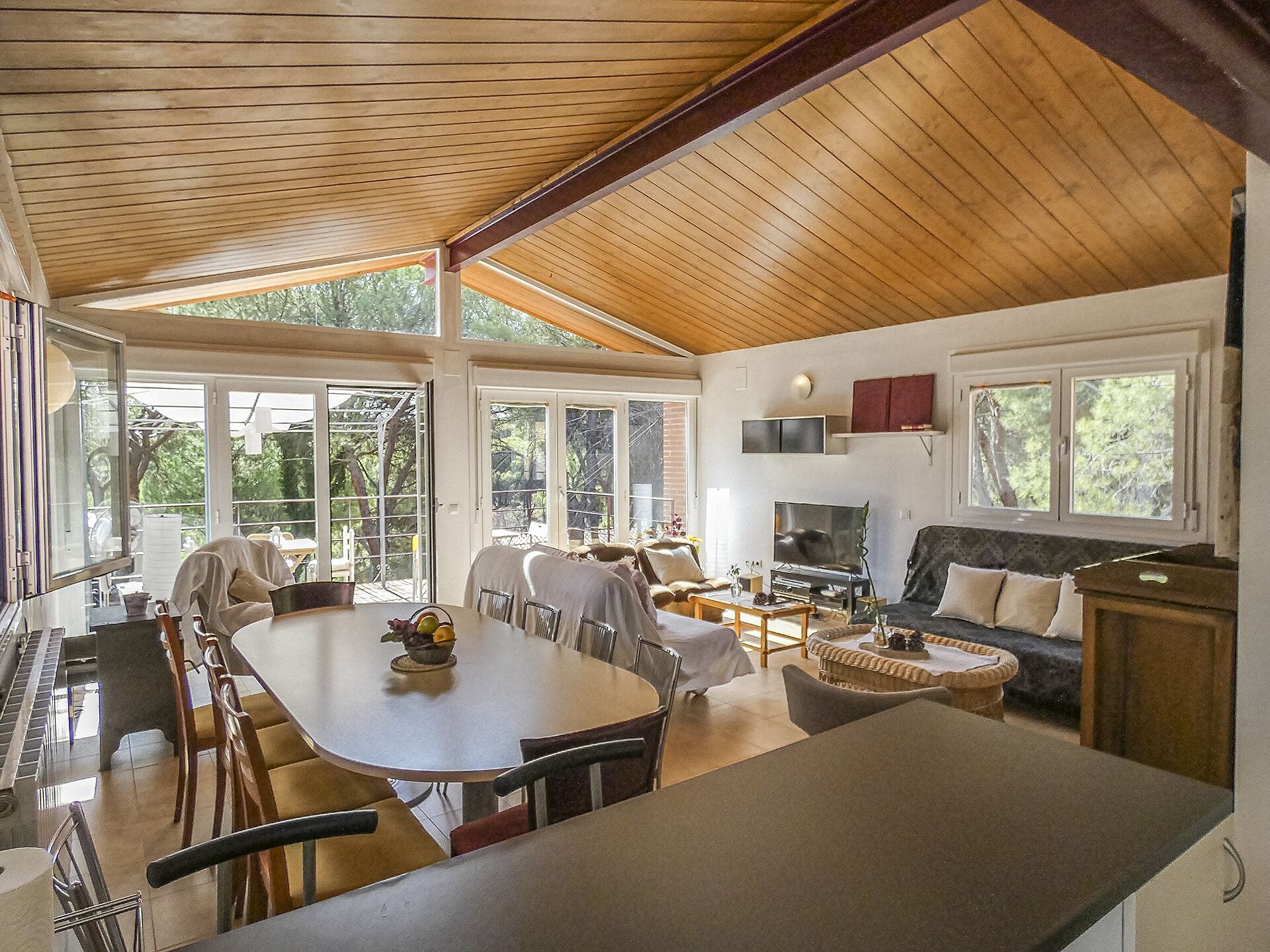 Smart TV, DVD player, aparelho de som, escritórios