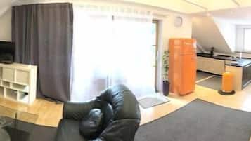 Apartment | Living area | Flat-screen TV