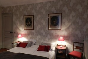 Doppel- oder Zweibettzimmer