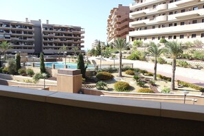 Property grounds - Flat in Arenales del Sol with large terrace (Los Arenales del Sol)