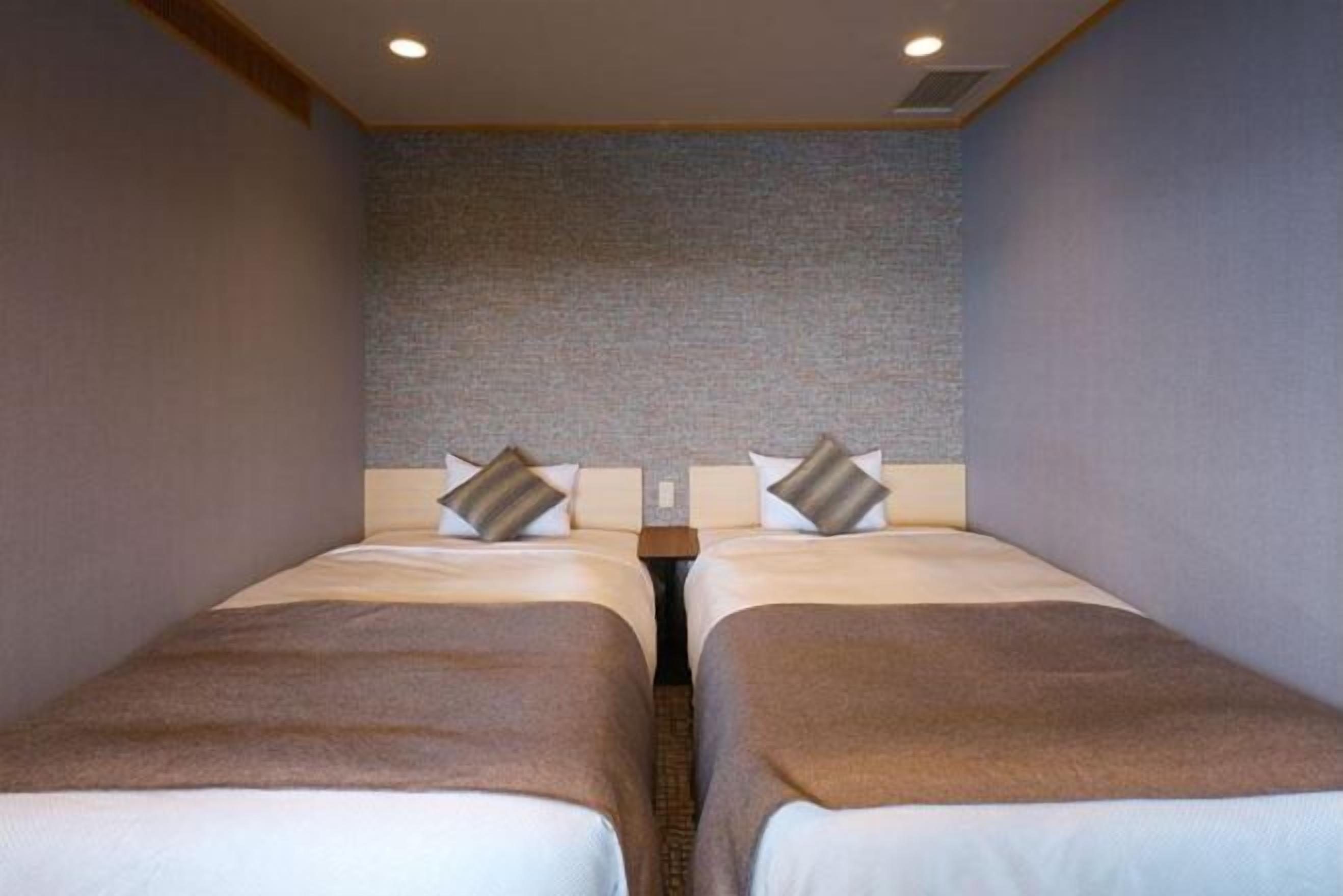 ตู้นิรภัยในห้องพัก, ผ้าปูที่นอน