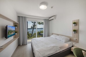 Superior Suite with Seaside Balcony | Vista do quarto