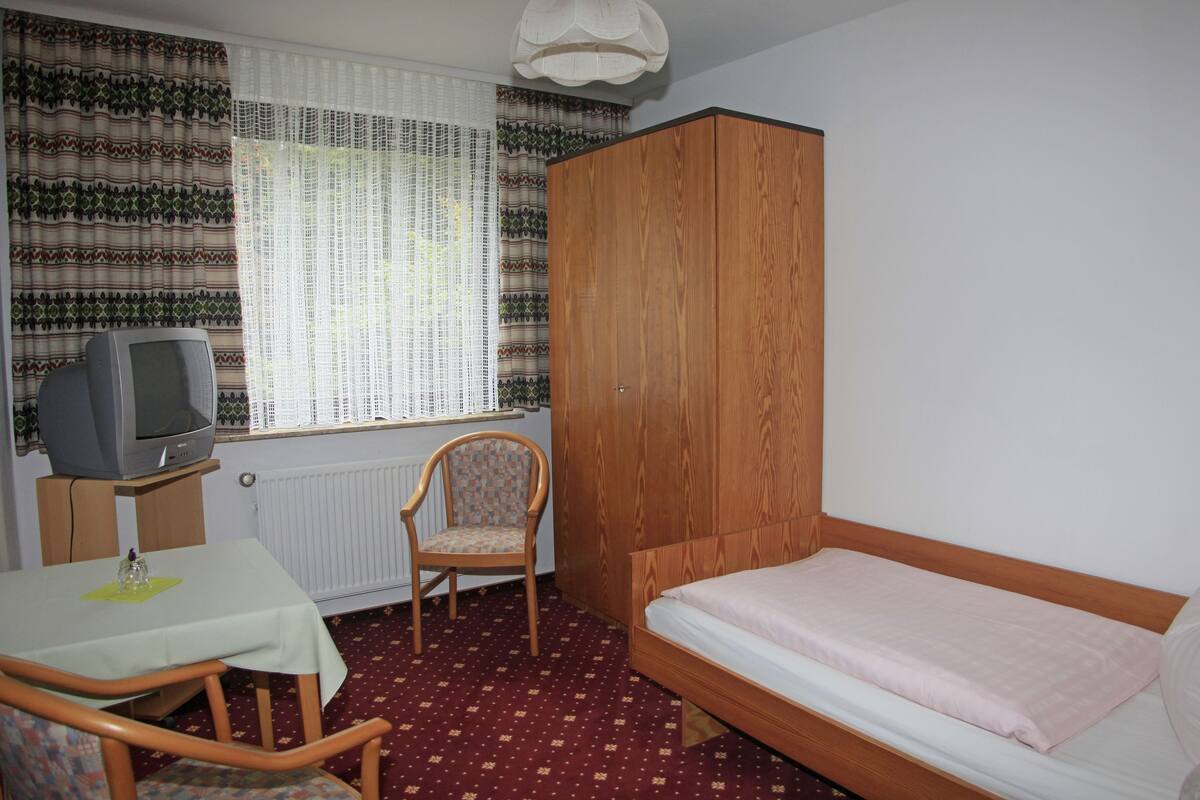 Blackout curtains, free WiFi, bed sheets