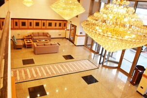 5-inch flat-screen TV with satellite channels, TV