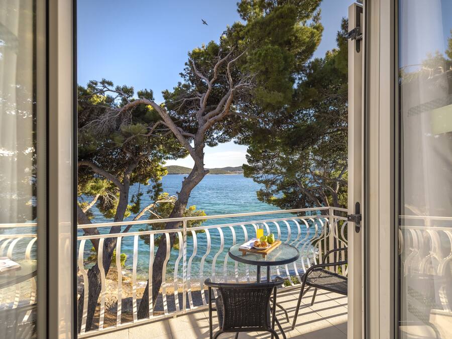 Tweepersoonskamer | Luxe beddengoed, een kluis op de kamer, een bureau, gratis wifi