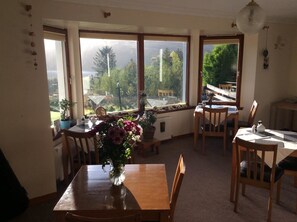 Petit déjeuner préparé à la commande compris tous les jours