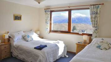 Iron/ironing board, free WiFi, bed sheets