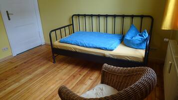 3 bedrooms, desk, travel crib, free WiFi