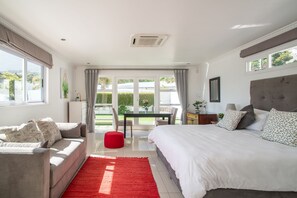 2 bedrooms, desk, iron/ironing board, travel crib - 2 Bed Villa sparkling pool, stunning views and the sound and smell of the sea (Bakoven)