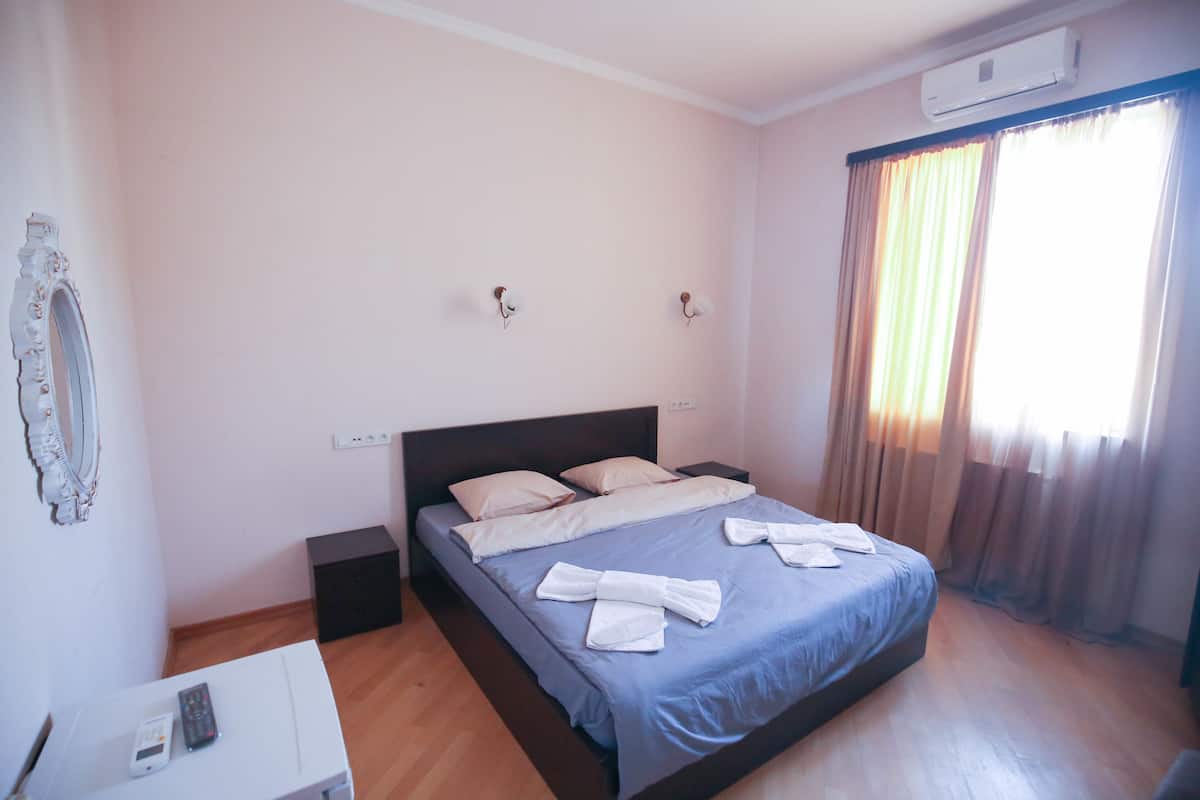 Standard Double Room | Free WiFi