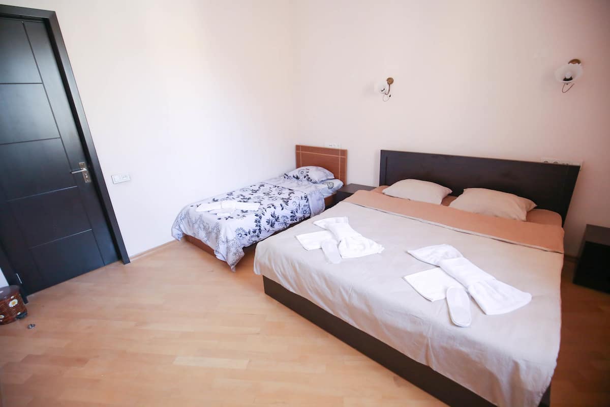 Classic Triple Room | Free WiFi