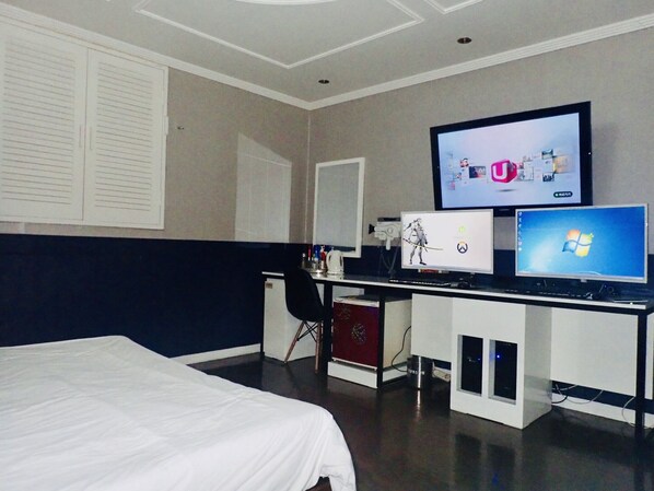 Standard Room (Couple PCs) | Free WiFi, wheelchair access
