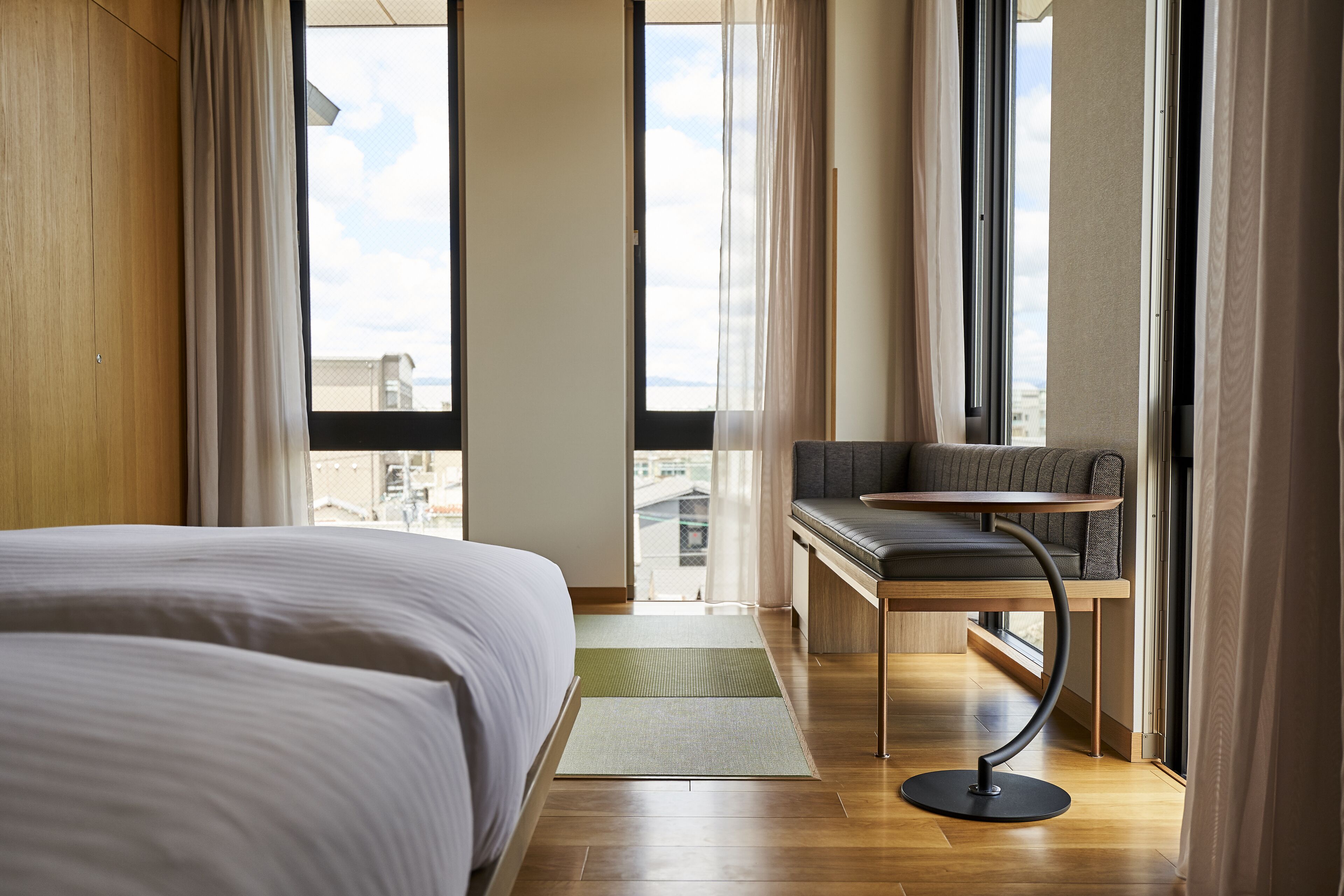 deluxe twin room, non smoking | 1 bedroom, down duvets, in-room safe, soundproofing