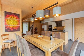 Chalet, 3 habitaciones, no fumadores, bañera de hidromasaje | Servicio de comidas en la habitación