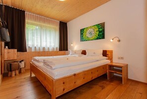 Chalet, 3 Bedrooms, Non Smoking, Jetted Tub