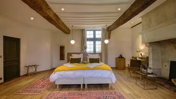 Minibar, in-room safe, blackout curtains, soundproofing