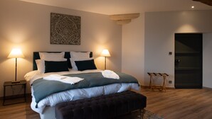 Habitación Deluxe doble | Minibar, caja fuerte, cortinas opacas y sistema de insonorización